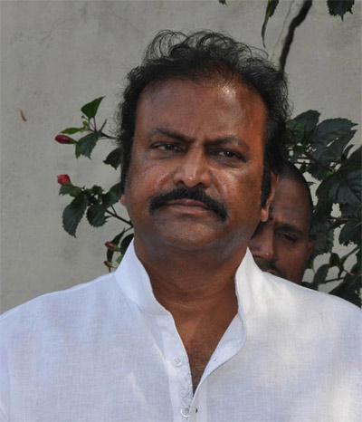 mohan babu,manchu manoj,gunturodu movie,pragya jaishwal,veedo rakam vado rakam movie  మోహన్‌బాబు ఆవేదన నిజమేనా...?